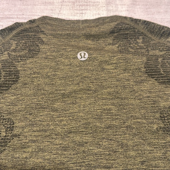 🍋Women’s Lululemon Swiftly Tech Long Sleeve Crew size 6🍋black/brave olive - Picture 13 of 16